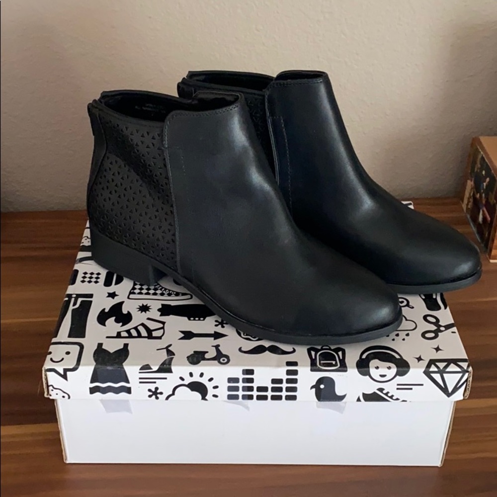 Black ankle booties